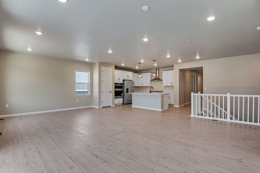 Spacious, unfurnished interior of a new home in Reunion, Commerce City (Image 26).