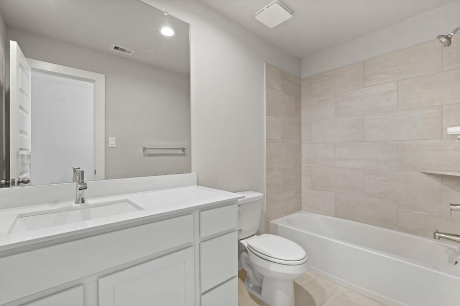 Furnished interior view inside a new home in Briarwood Crossing, Rosenberg (Image 4). Furnished interior view inside a new home in Briarwood Crossing, Rosenberg (Image 4).