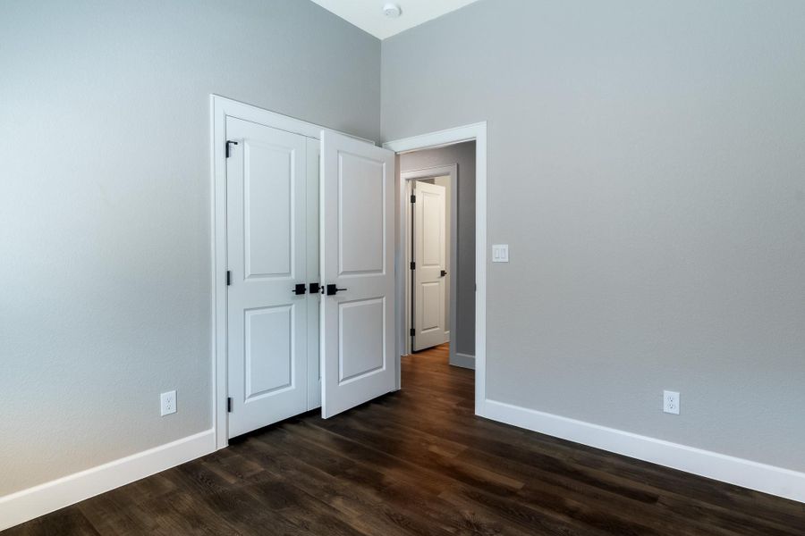 Spacious, unfurnished interior of a new home in , Huntsville (Image 31).