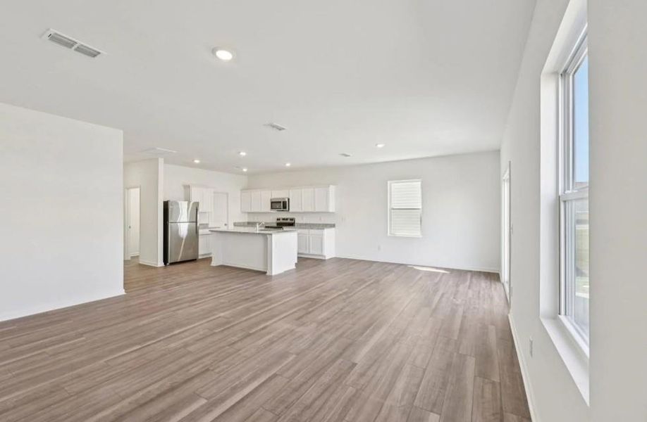Spacious, unfurnished interior of a new home in Crescent Pointe, Carrollton (Image 5). Spacious, unfurnished interior of a new home in Crescent Pointe, Carrollton (Image 5).