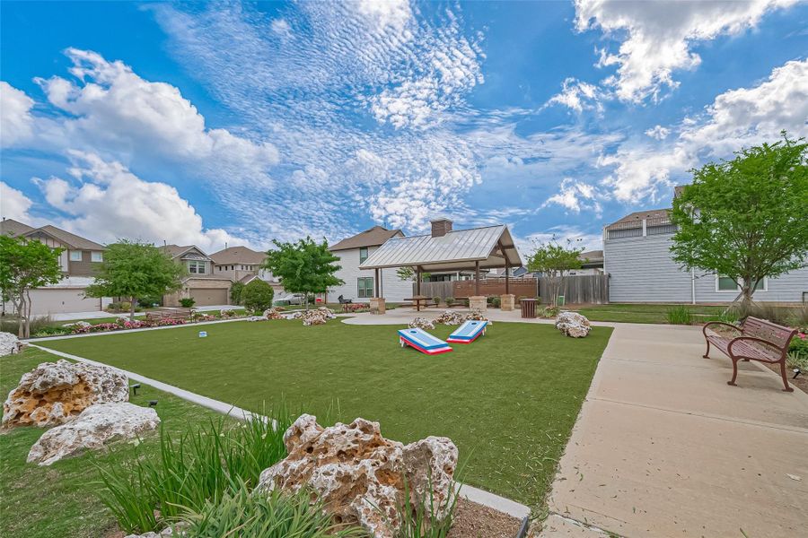 Community amenities in , Houston (Image 32).