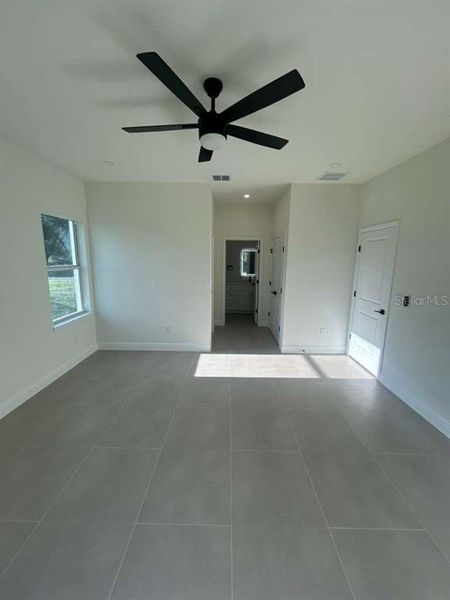 Spacious, unfurnished interior of a new home in , Lehigh Acres (Image 57).