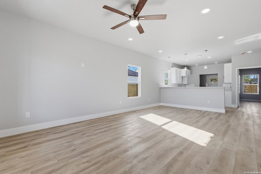 Spacious, unfurnished interior of a new home in , San Antonio (Image 8).