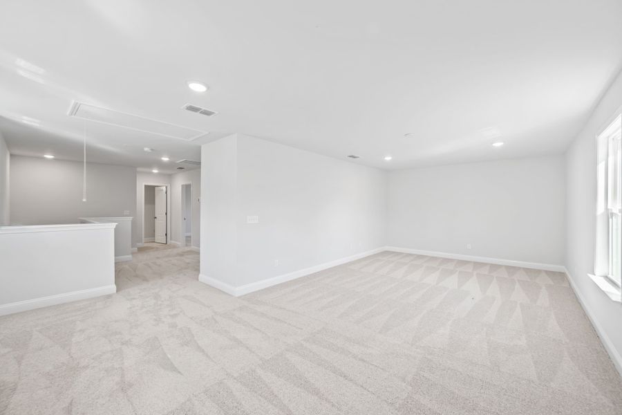 Spacious, unfurnished interior of a new home in Carriage Estates, Lexington (Image 30).