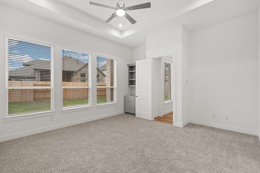 Representative unfurnished interior of a home built from the Waterloo – 60′ Lot by Chesmar Homes in Wildrye, Waller (Image 10).
