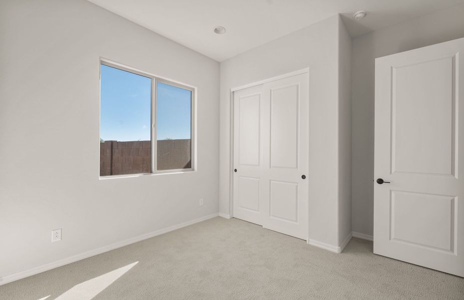 Spacious, unfurnished interior of a new home in Sun City Anthem at Merrill Ranch, Florence (Image 27).