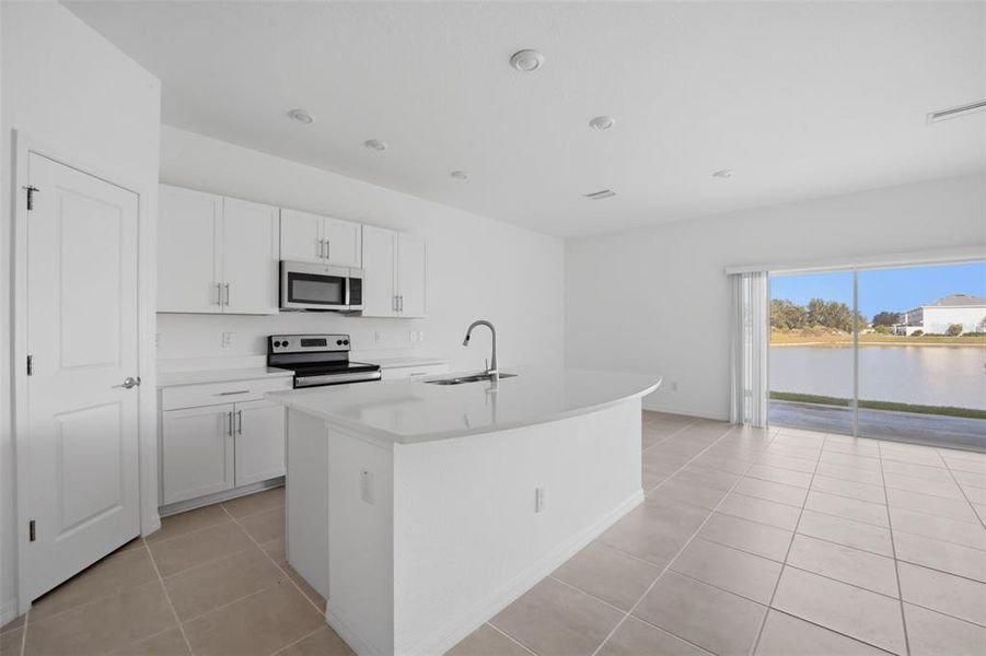Furnished interior view inside a new home in , Wesley Chapel (Image 7).