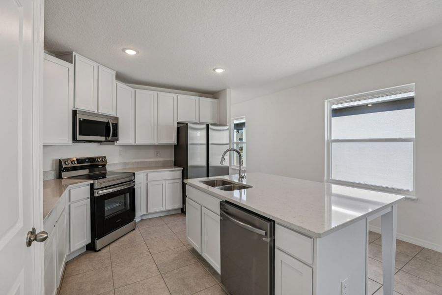Representative furnished interior of a home built from the Vista by Maronda Homes in Heritage Station, Punta Gorda (Image 7).
