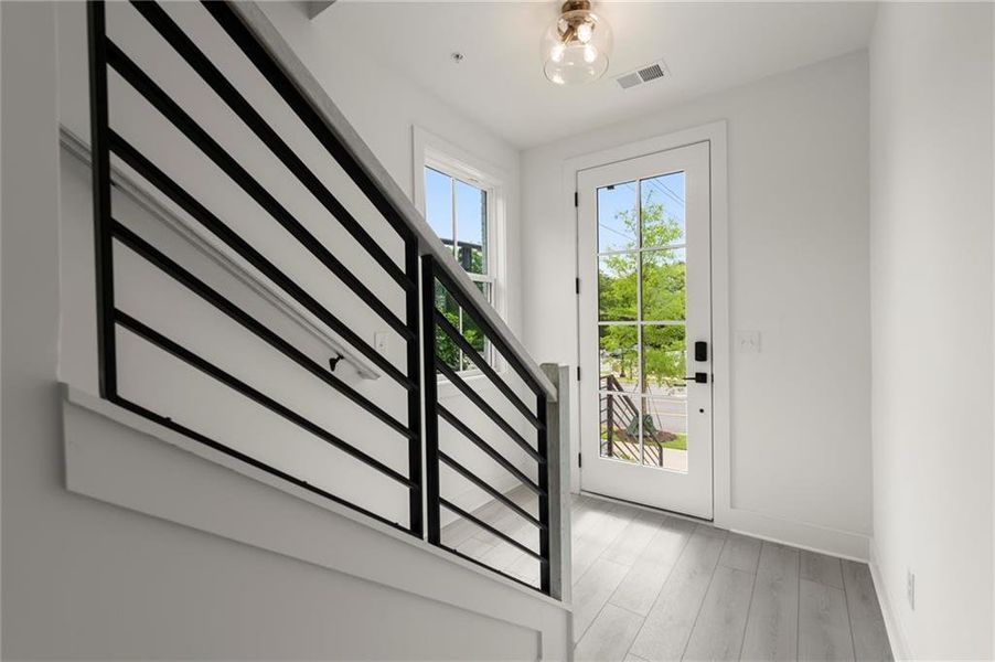 Spacious, unfurnished interior of a new home in , Alpharetta (Image 31).