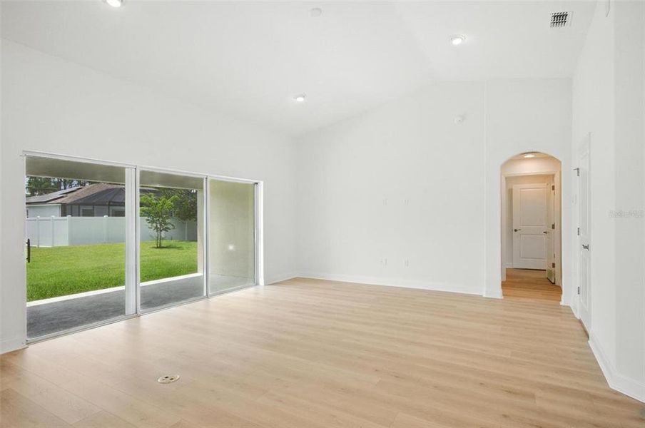 Spacious, unfurnished interior of a new home in , Palm Coast (Image 18).