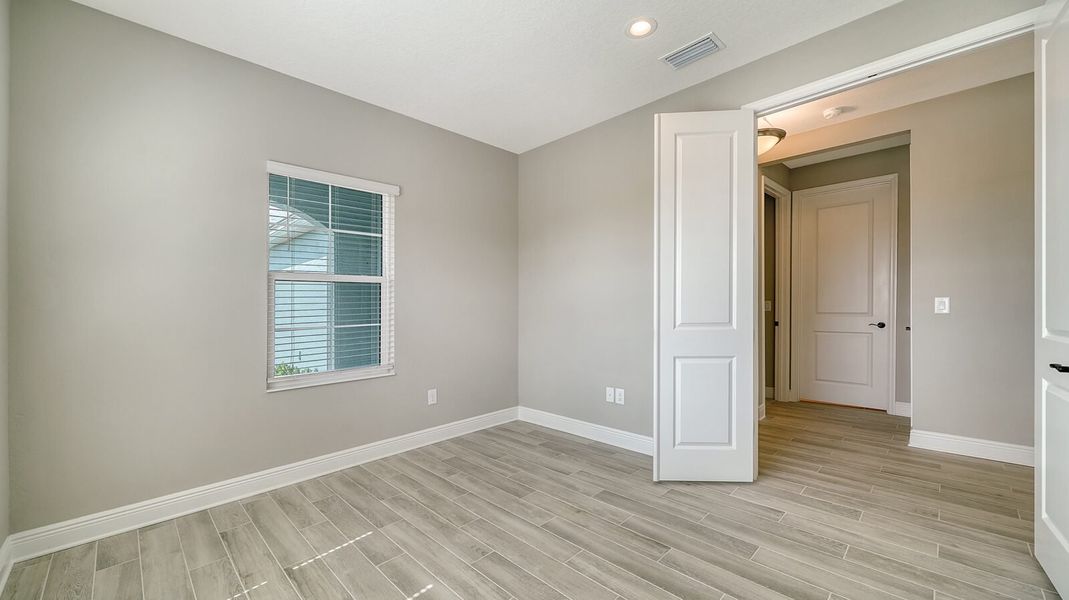 Spacious, unfurnished interior of a new home in Palm Grove, Lakewood Ranch (Image 31). Spacious, unfurnished interior of a new home in Palm Grove, Lakewood Ranch (Image 31).