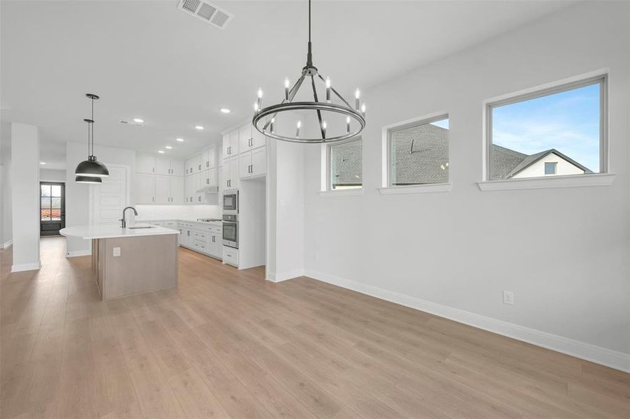 Spacious, unfurnished interior of a new home in The Ridge at Northlake, Northlake (Image 32).