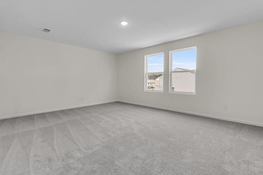 Spacious, unfurnished interior of a new home in Castlewood South, Taylor (Image 13).