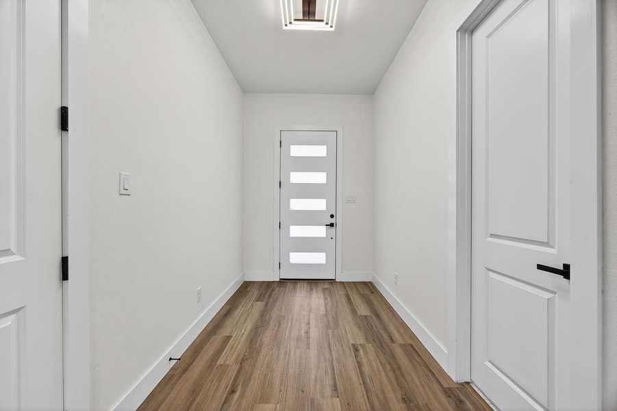 Spacious, unfurnished interior of a new home in , Fort Worth (Image 24).