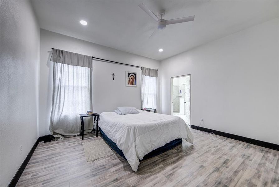 Furnished interior view inside a new home in , Decatur (Image 11).