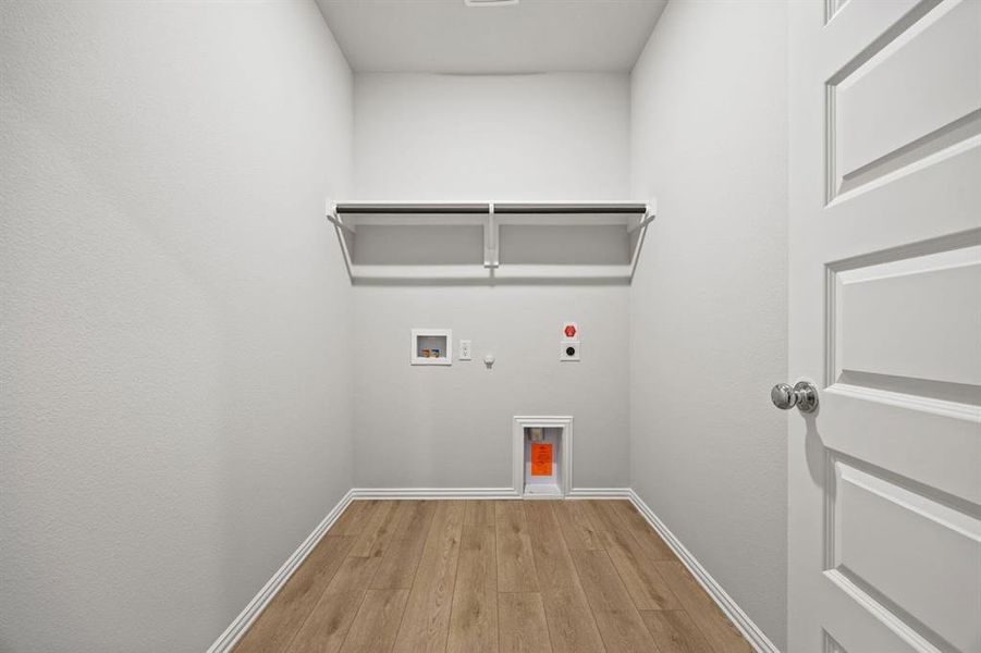 27-web-or-mls-3301-royal-frst-dr