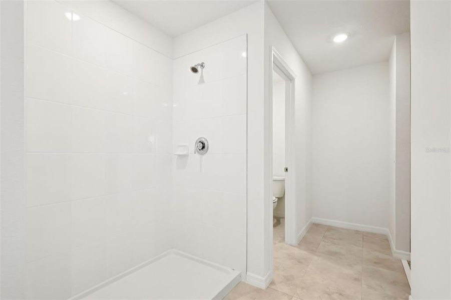 Spacious, unfurnished interior of a new home in , Poinciana (Image 28).