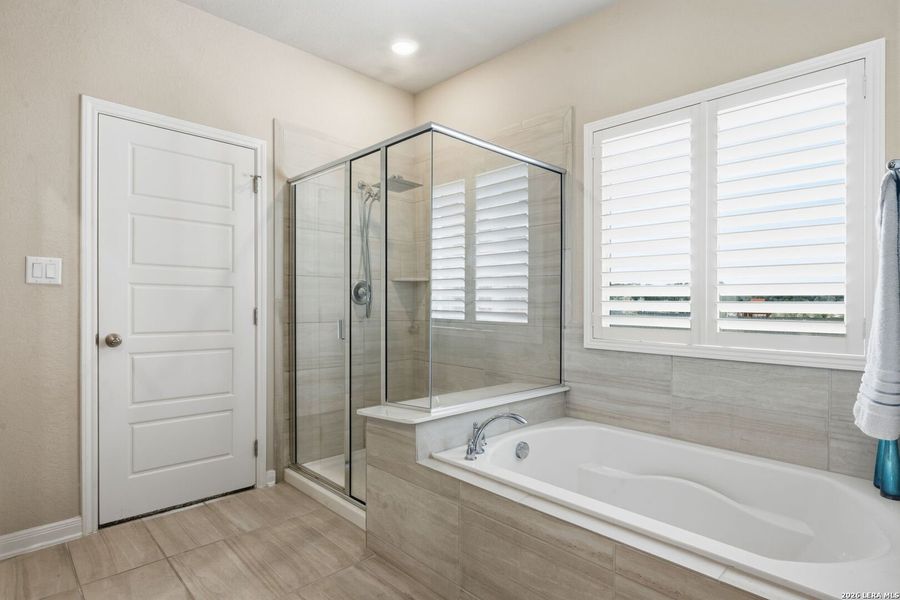 Furnished interior view inside a new home in Fox Falls, Boerne (Image 34).