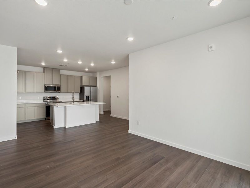 Spacious, unfurnished interior of a new home in Gateway Commons, Denver (Image 16).