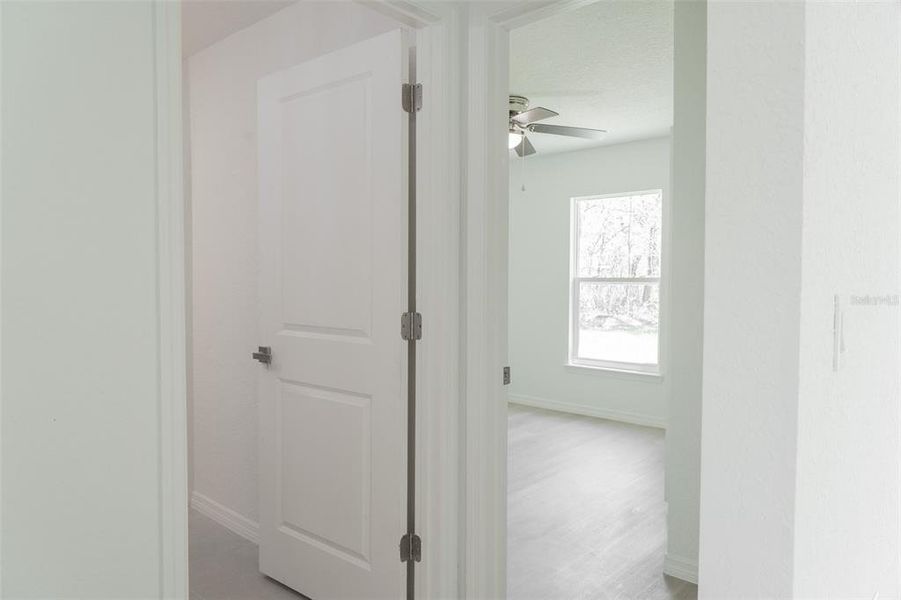 Spacious, unfurnished interior of a new home in , Ocala (Image 19).