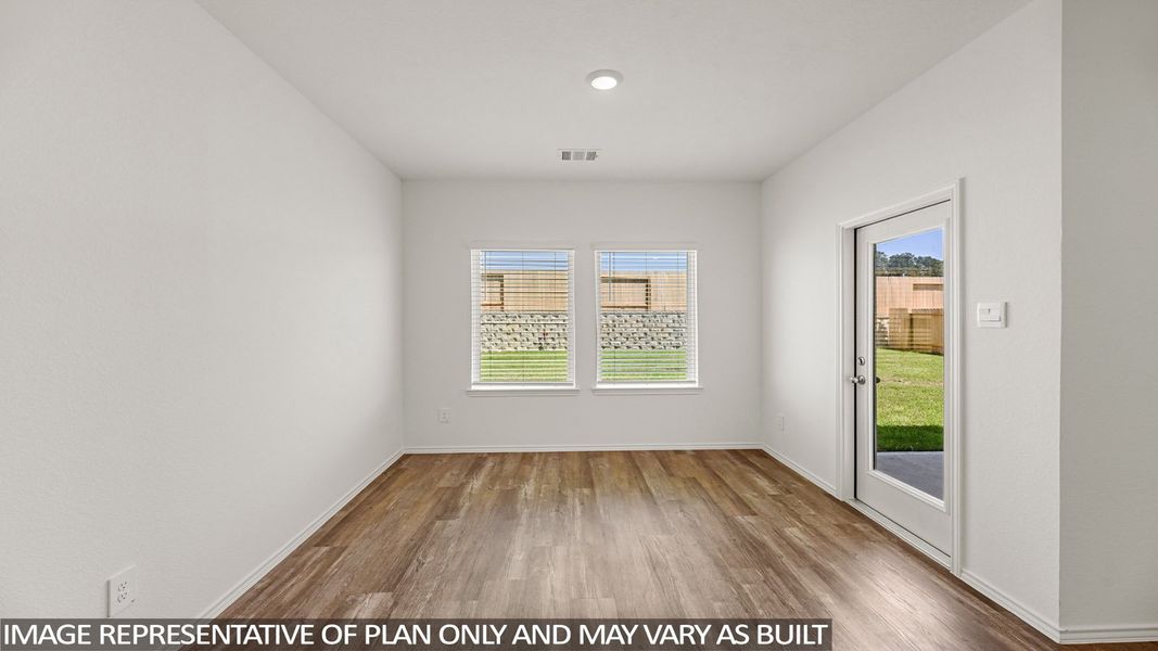 Spacious, unfurnished interior of a new home in River Ranch Trails, Dayton (Image 13).