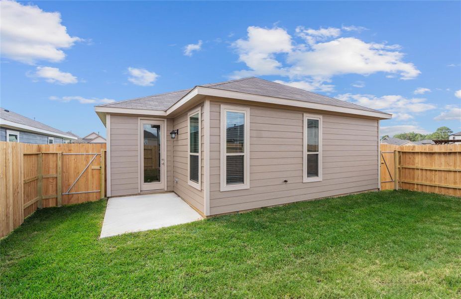 Come explore this generous backyard and rear patio slab—perfect for kids to play freely and adults to unwind in comfort!