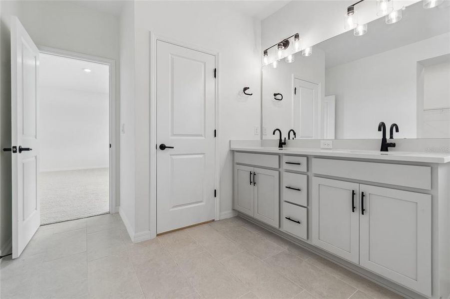 Furnished interior view inside a new home in Eastlyn, Bradenton (Image 8).