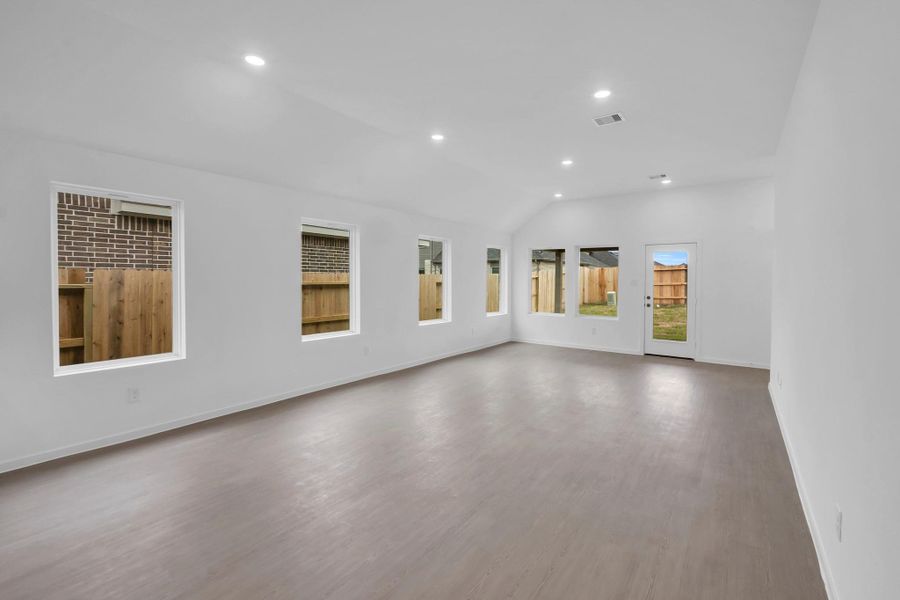 Spacious, unfurnished interior of a new home in Windrose Green: Bristol Collection, Angleton (Image 15).