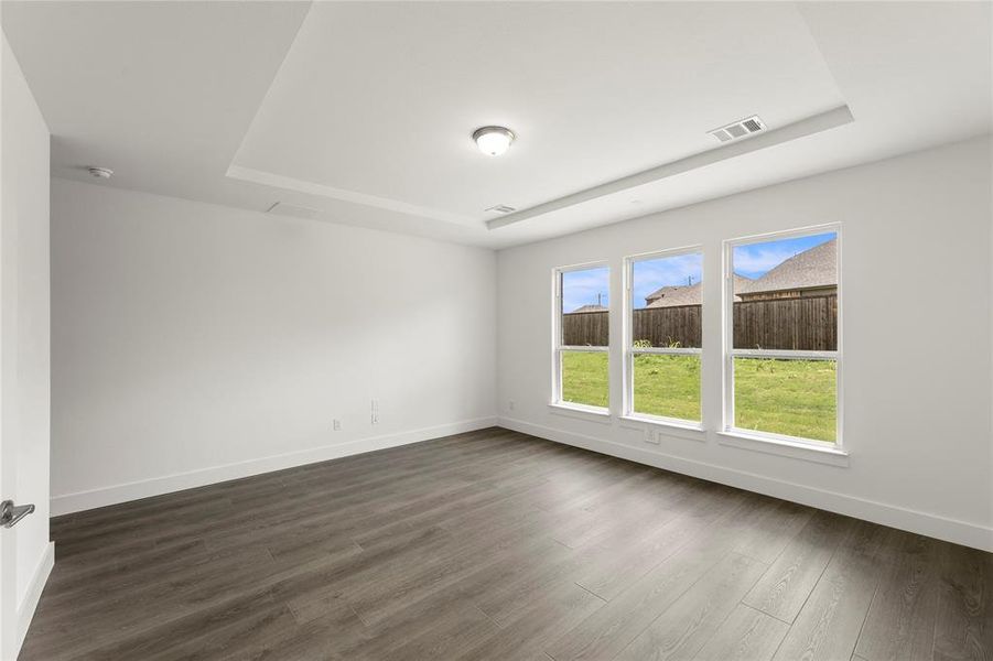 21. 1019 Modesto - Closet 21. 1019 Modesto - Closet