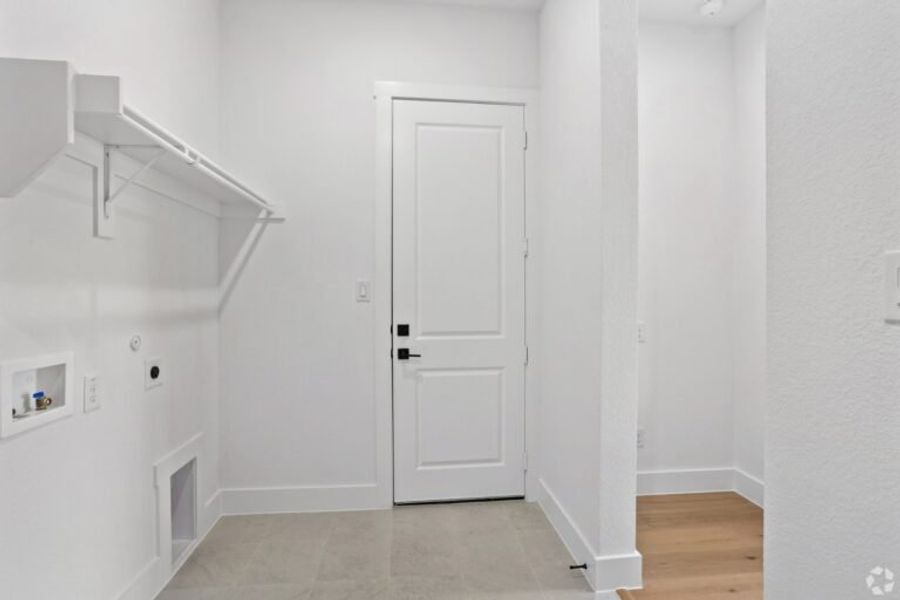 Spacious, unfurnished interior of a new home in Chatham Reserve, Providence Village (Image 30).