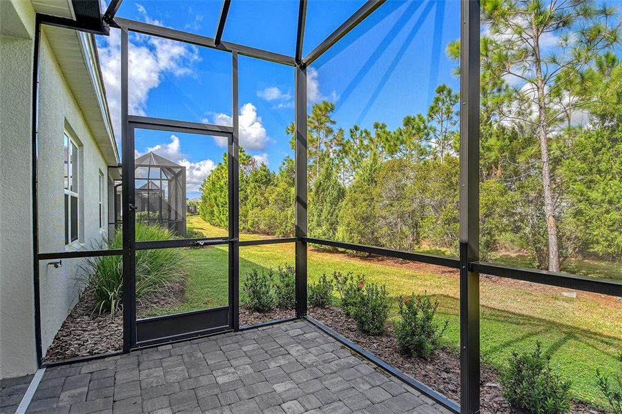 Exterior details and patio area of a home in , Venice (Image 17).