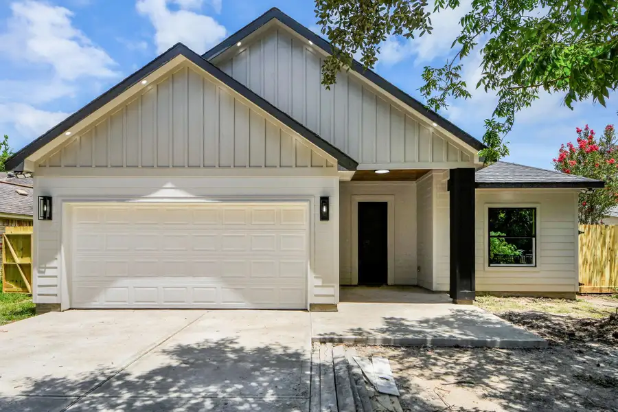 Front exterior of a new home in , Pasadena, TX, highlighting curb appeal (Image 24).