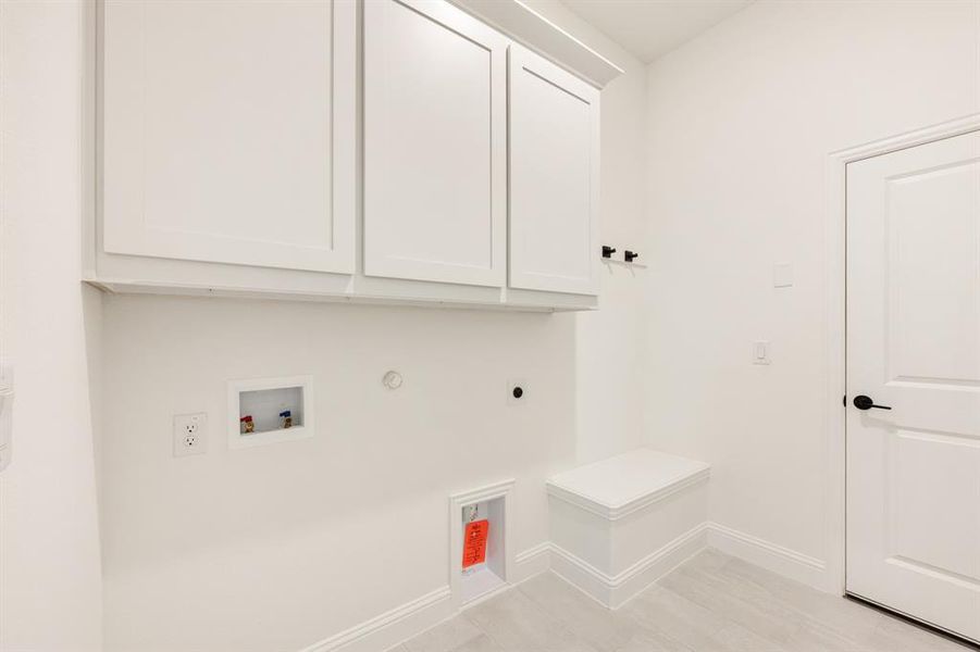 Furnished interior view inside a new home in Meadow Vista 60-65, Anna (Image 11). Furnished interior view inside a new home in Meadow Vista 60-65, Anna (Image 11).