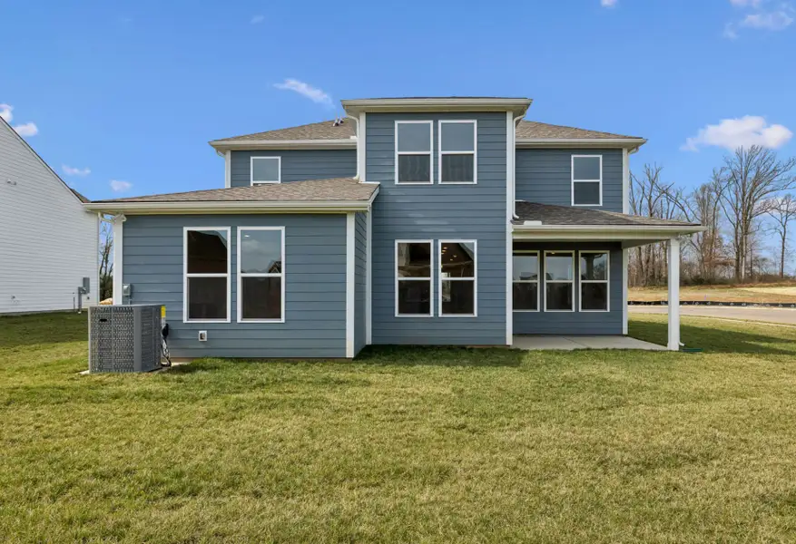 Exterior details and patio area of a home in Glenview Farms, Murfreesboro (Image 3).