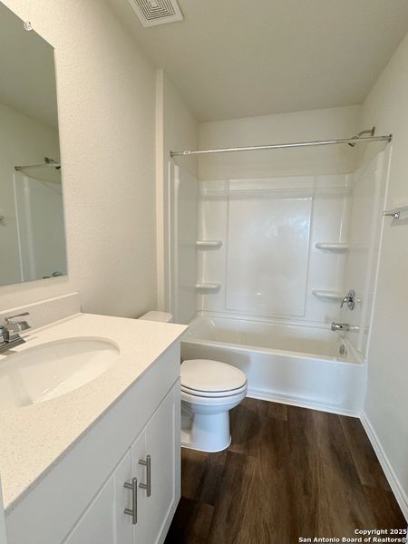 Furnished interior view inside a new home in Santa Clara, Converse (Image 9). Furnished interior view inside a new home in Santa Clara, Converse (Image 9).