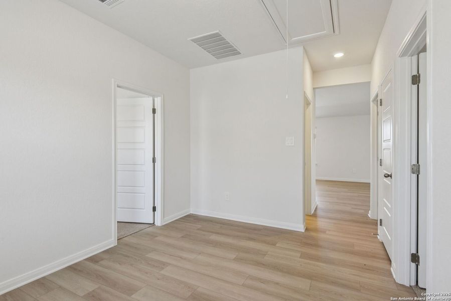 Spacious, unfurnished interior of a new home in Catalina, Converse (Image 42).