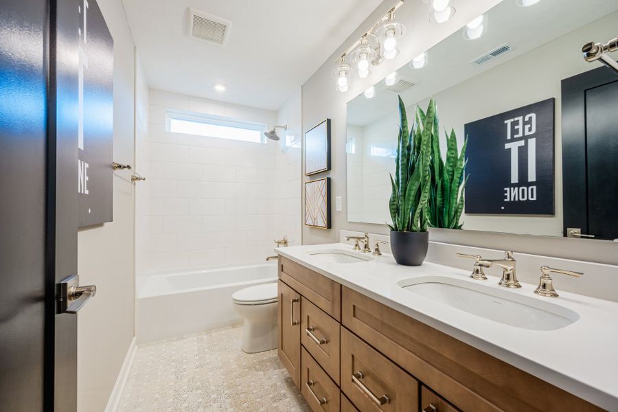 Representative furnished interior of a home built from the Olive by Fischer Homes in Easton Park, Dallas (Image 26). Representative furnished interior of a home built from the Olive by Fischer Homes in Easton Park, Dallas (Image 26).