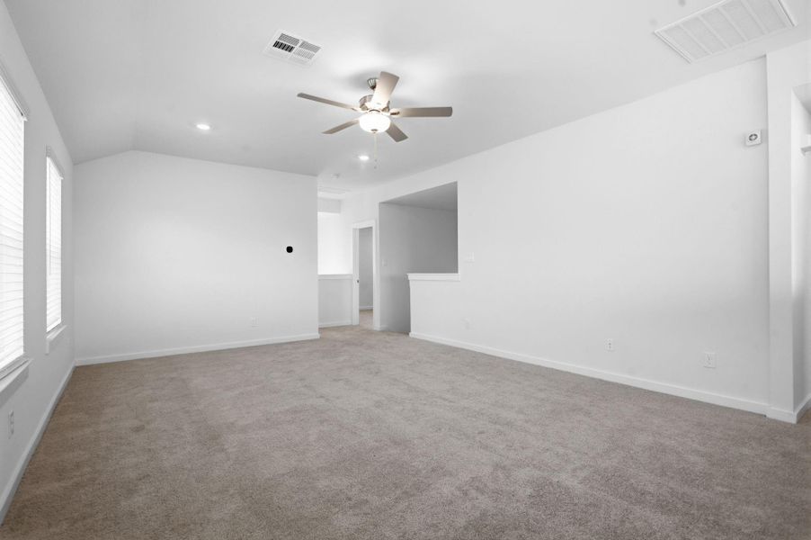 Spacious, unfurnished interior of a new home in , Rosharon (Image 37).