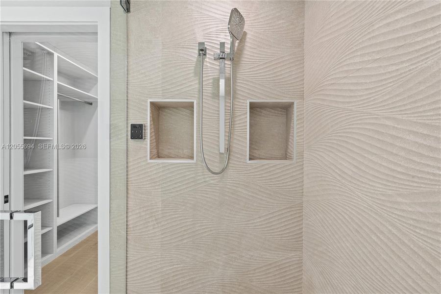 Close-up of interior finishes inside a home in , Fort Lauderdale (Image 21).