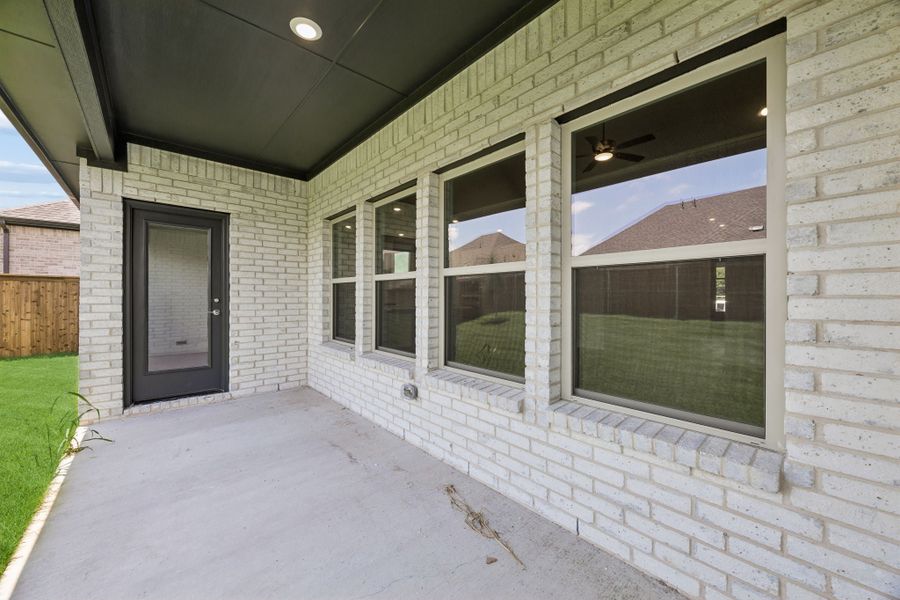 Exterior details and patio area of a home in Dove Hollow, Waxahachie (Image 21). Exterior details and patio area of a home in Dove Hollow, Waxahachie (Image 21).