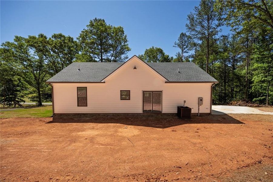Exterior details and patio area of a home in , Silver Creek (Image 16).