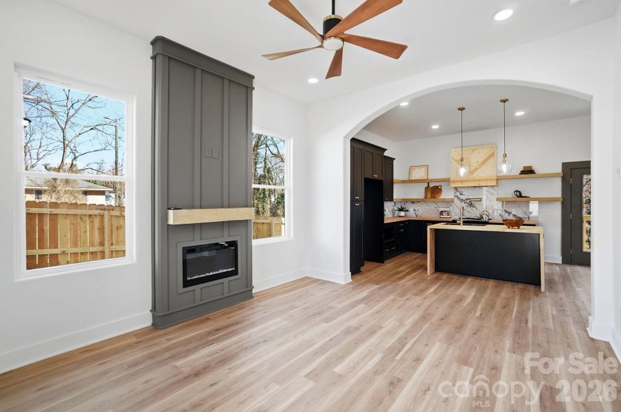 Open Concept Floor Plan with High End Designer Interiors Open Concept Floor Plan with High End Designer Interiors