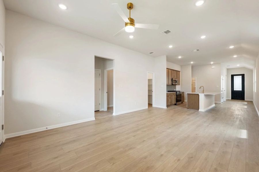 Spacious, unfurnished interior of a new home in La Cima, San Marcos (Image 9). Spacious, unfurnished interior of a new home in La Cima, San Marcos (Image 9).