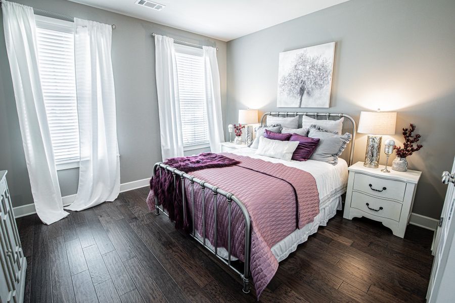 Representative furnished interior of a home built from the Worthington by Grant & Co in White Oak, Arlington (Image 9).