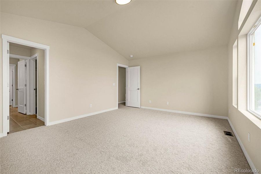 Spacious, unfurnished interior of a new home in , Colorado Springs (Image 20).