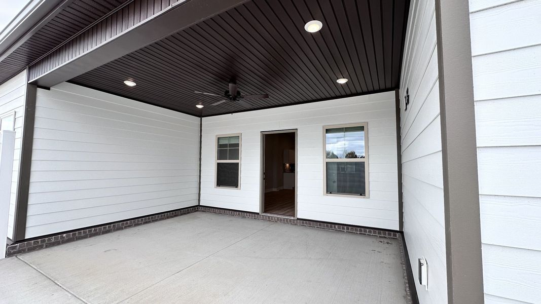 Exterior details and patio area of a home in Veterans Cove, Murfreesboro (Image 33).