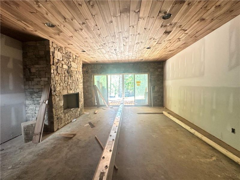 Spacious, unfurnished interior of a new home in , Morganton (Image 6).