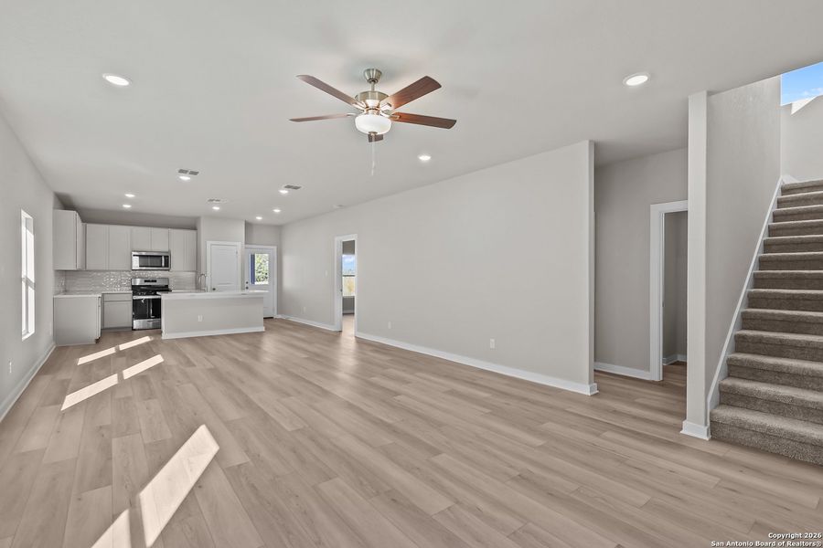 Spacious, unfurnished interior of a new home in Garden Grove, San Antonio (Image 19).