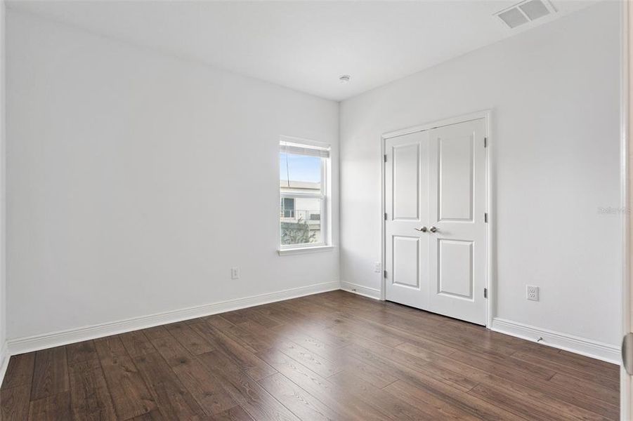 Spacious, unfurnished interior of a new home in , Orlando (Image 14).