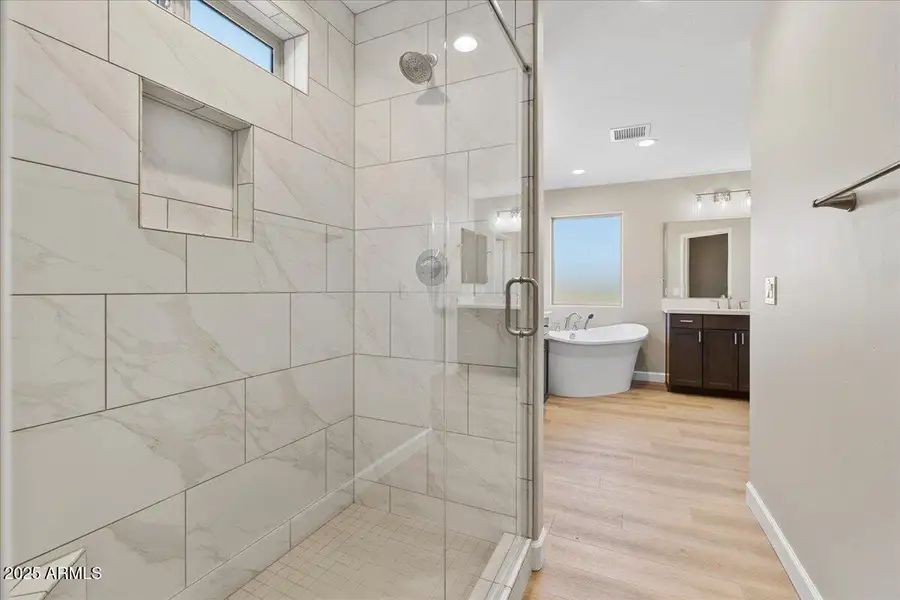 17-Bathroom 2 17-Bathroom 2